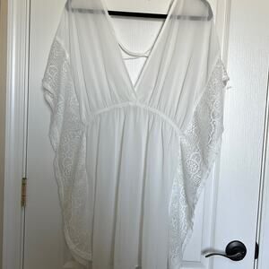 Xhiliration Cover up in cream size Large
